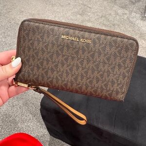 Michael Kors Wristlet